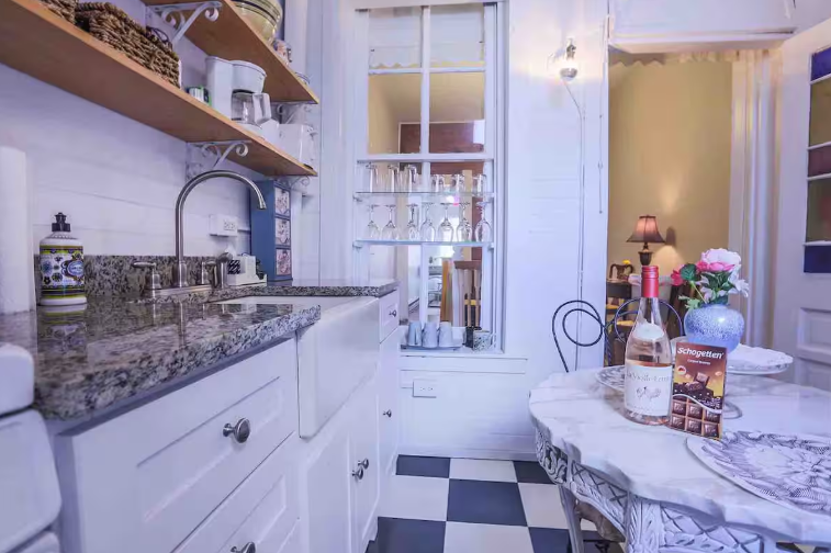 Coleman Family Gallery Suite dining room photograph.