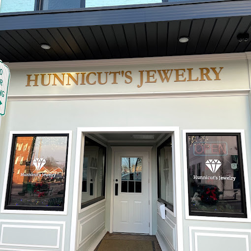 Hunnicut's Jewelry building exterior.