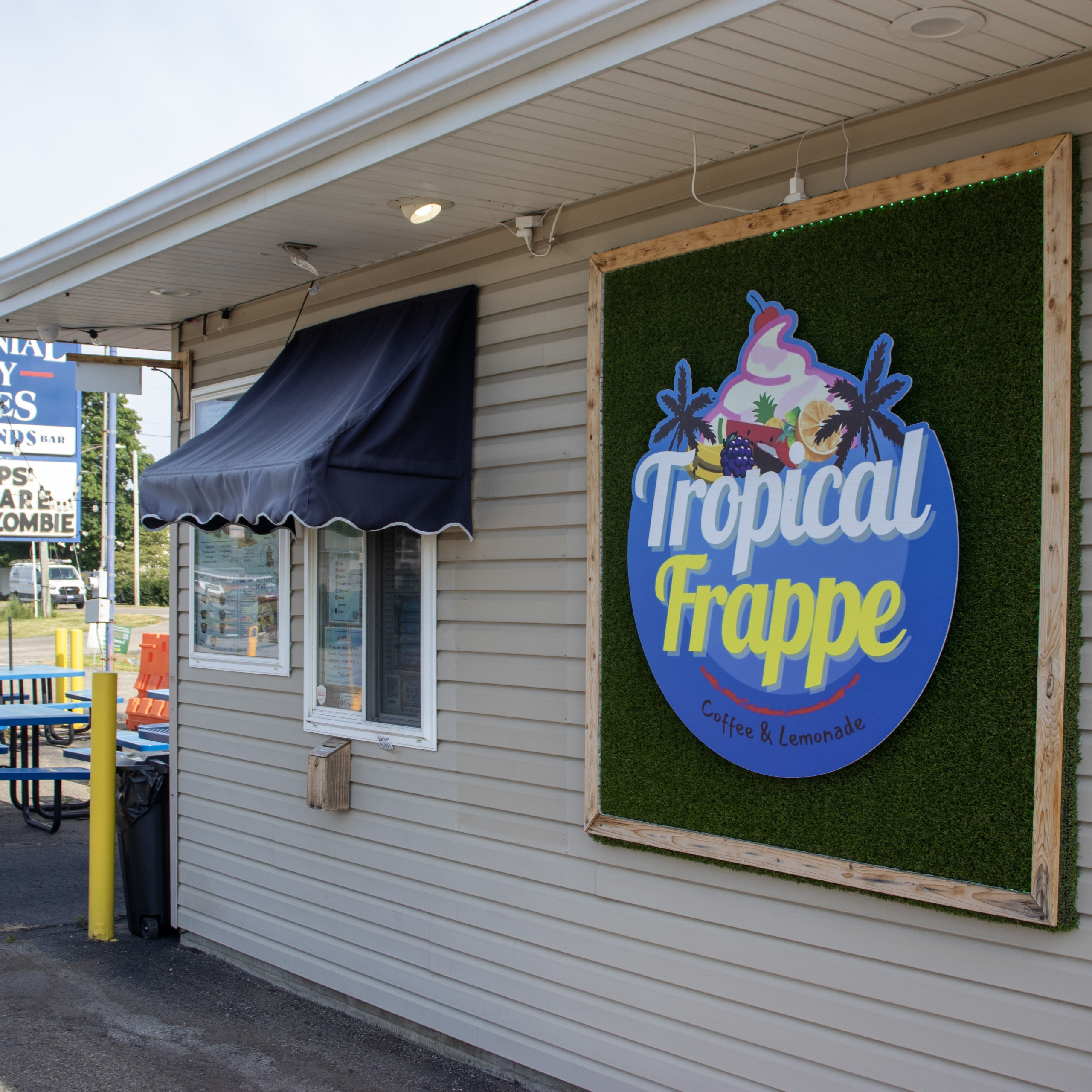 Tropical Frappe Mount Vernon Logo
